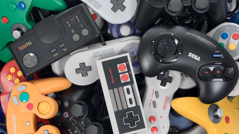 CONTROLLERS & ACCESSORIES