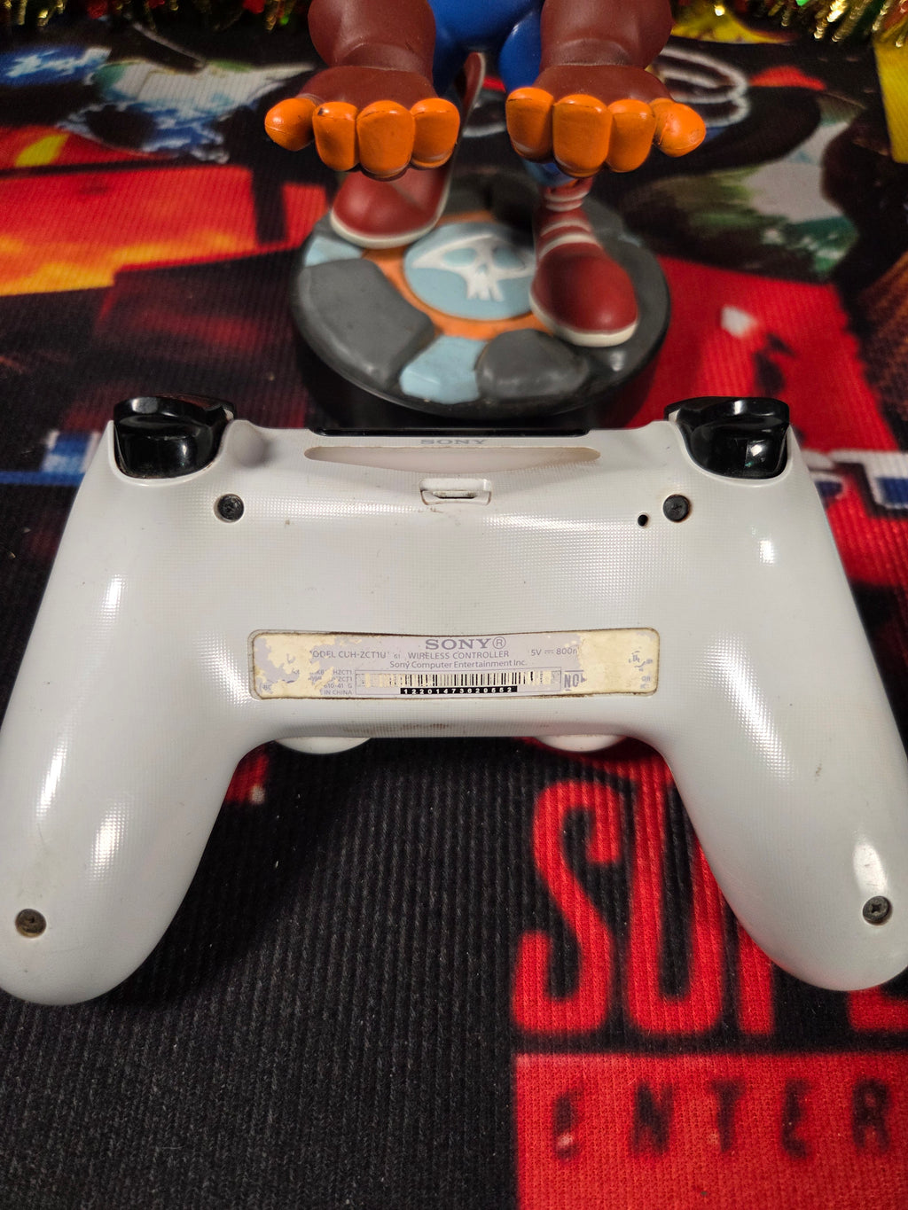 WHITE PS4 CONTROLLER