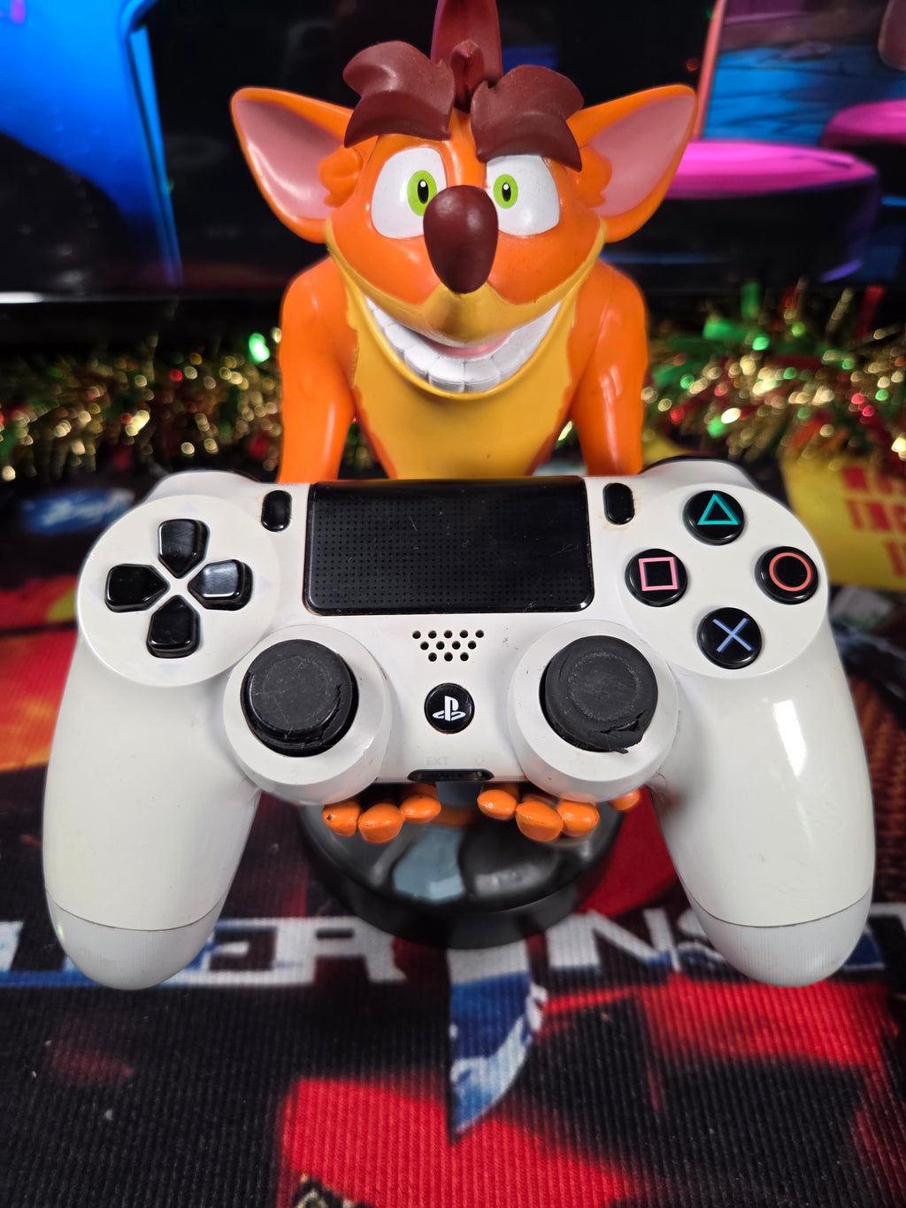 WHITE PS4 CONTROLLER