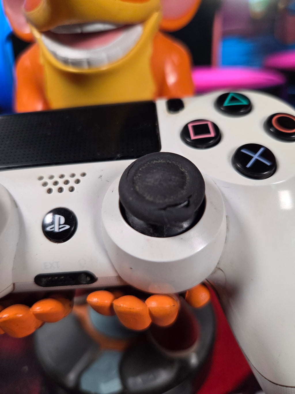 WHITE PS4 CONTROLLER